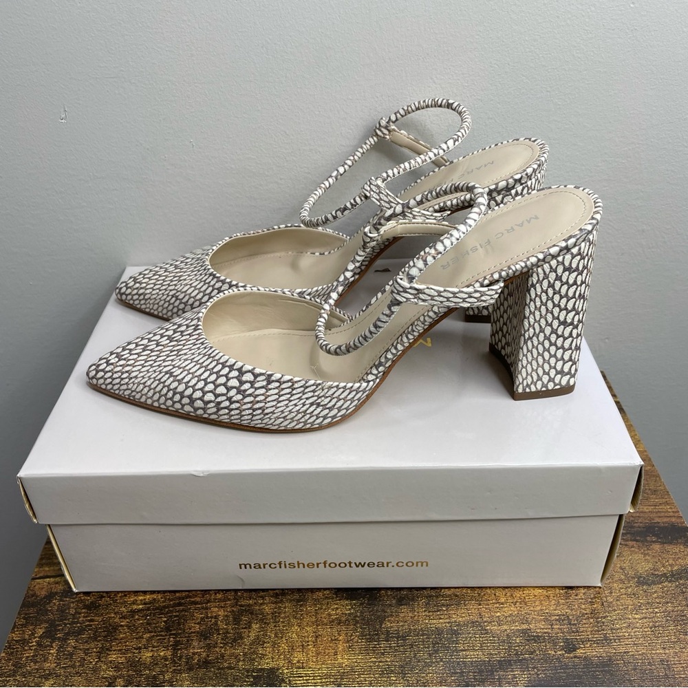 Marc Fisher White and Gray Snakeskin Velise2 Block Heel Women’s size 10M